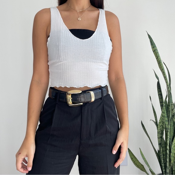 Minimalist casual basic tops bundle 4 pcs - Picture 4 of 6